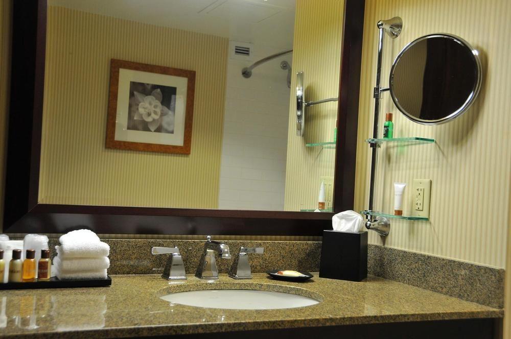 רואנוק Blue Ridge Hotel & Conference Center מראה חיצוני תמונה